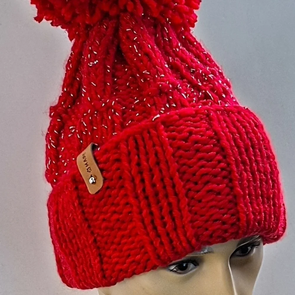 NWT Cashmere Blend Hand Knitted Cuff PomPom Beanie With A Little Bling.